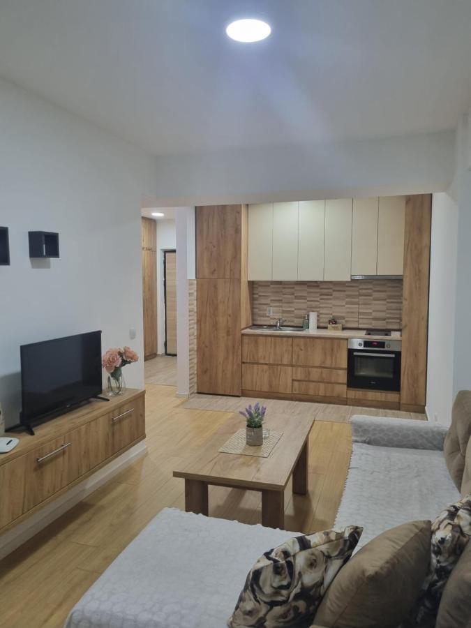 Golden Sun Skopje Appartement Buitenkant foto
